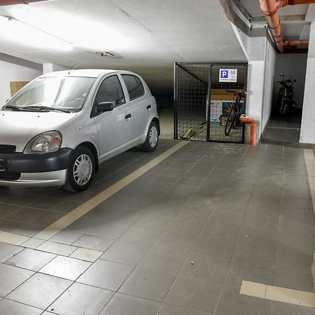 Astra Urban Garden Apartment, 2 Garage Parking Spaces Ζάγκρεμπ Εξωτερικό φωτογραφία