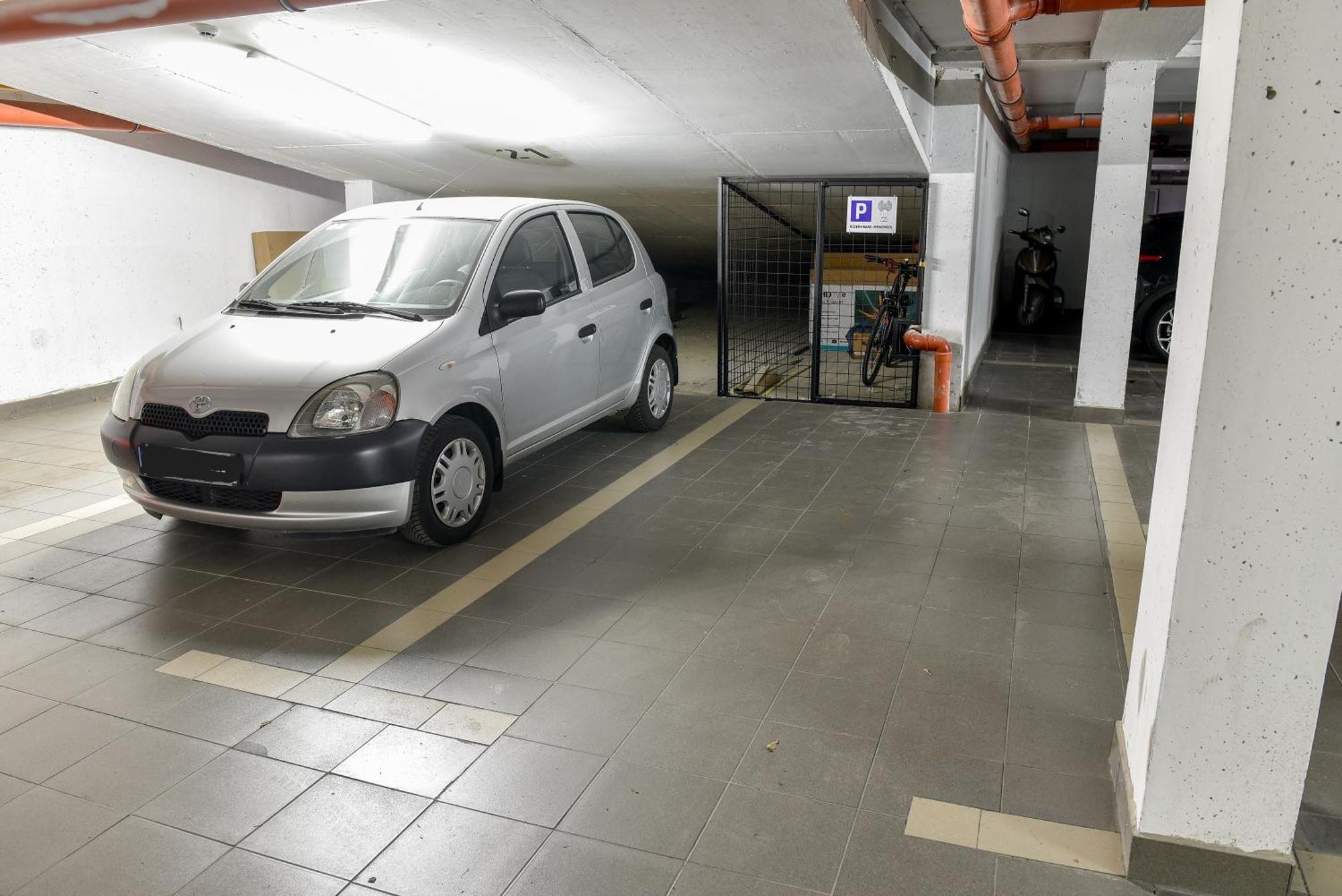 Astra Urban Garden Apartment, 2 Garage Parking Spaces Ζάγκρεμπ Εξωτερικό φωτογραφία